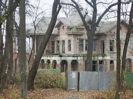 У столичных властей поинтересовались, почему землю под "дачей Хрущева" определили под строительство жилого дома с паркингом
