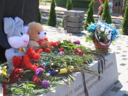 Никогда снова: в Мелитополе открыли памятник жертвам Холокоста