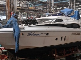 Правительственную яхту "Виктория" отдадут хабаровским школьникам