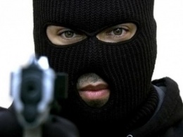 В Акимовке вооруженные бандиты в масках напали на заправку