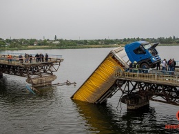 Под Днепром на ремонт рухнувшего моста хотят выделить 488 миллионов фирме-«любимцу» Укравтодора