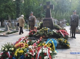 "Пламя братства": Стефанишина в Варшаве почтила память воинов УНР