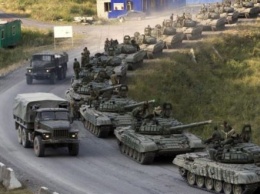 "Тигры", БТРы, танки и вертолеты идут к украинской границе: жители Ростова выложили ВИДЕО