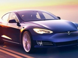 После обновления ПО, седан Tesla Model S получил больше мощности