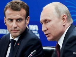 Путин заявил Макрону о недопустимости давления на Минск