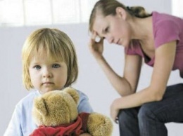 Скандал: у матерей-одиночек требуют вернуть полученную на детей помощь