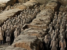 На северо-западе Китая найдена каменная гробница бронзового века