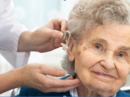 Киевский медцентр проблем слуха получил 650 слуховых аппаратов для горожан