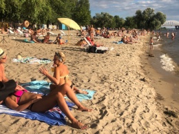В Киеве запретили купаться на городских пляжах: список зон отдыха и причина