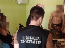 Маски для бойцов: чиновник Медсил ВСУ и сообщники требовали 1 млн "отката"