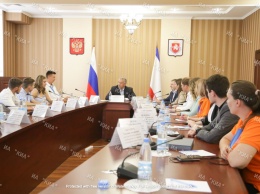 Сергей Аксенов встретился с представителям молодежных правительств России
