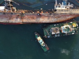 Аварийный танкер Delfi не успеют убрать с одесского пляжа до 24 августа - исполнитель работ