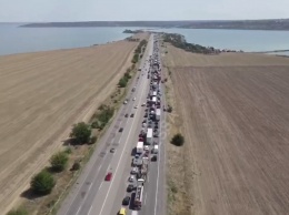 COVID-19 не пугает: на въездах в Одессу образовались огромные пробки