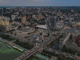Из-за аварии на Новом мосту центр Днепра застрял в пробках