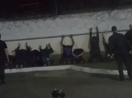 Появилось видео пыток задержанных в минском изоляторе (18+)