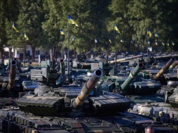 Зеленский передал военным новое вооружение и рассказал, насколько увеличились затраты на оборону