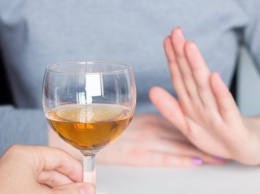 Почему в жару опасно пить алкогольные напитки