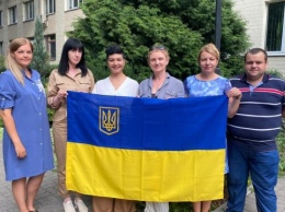 Мир в Украину придет вместе с сине-желтыми флагами в Крыму - Представительство Президента в АРК