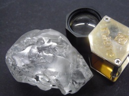 В Южной Африке добыли один из крупнейших алмазов в мире: его стоимость может достичь $18 миллионов (фото)