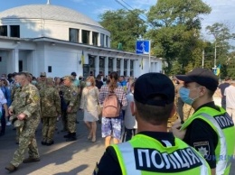 Центр Киева усиленно охраняют правоохранители