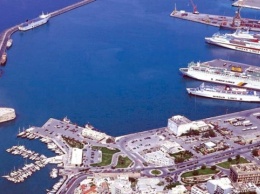 В греческом порту произошел взрыв на судне, есть раненые