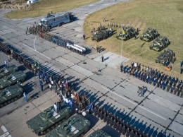 Зеленский присвоил почетные звания двум воинским частям и бригаде морской пехоты