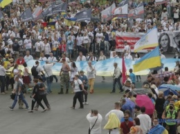 Марш Независимости завершился, в центре столицы продолжаются празднования