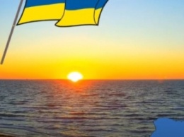 Невероятный рассвет над Азовским морем - небо окрасилось в желто-голубые цвета (видео)