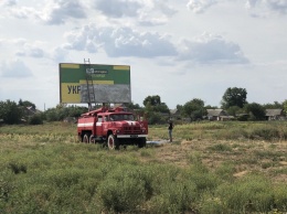 В ГСЧС начали служебное расследования из-за расклейки рекламы "Слуги народа" при помощи пожарной машины
