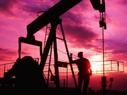 Нефть дорожает в связи с сокращением производства в США
