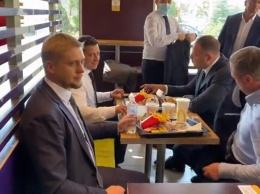 Променял шаурму на наггетсы: Зеленский зашел в McDonald’s в Днепре и попал на видео