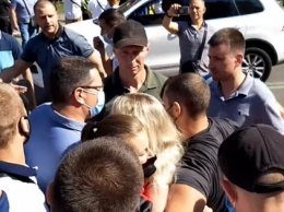 Охранники Зеленского назвали нападение на активистку: атакой политсил (ФОТО)