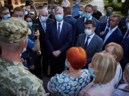 Президент встретился с ветеранами АТО/ООС и матерями погибших и пропавших без вести