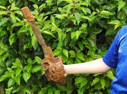 Десятилетний мальчик нашел меч XVII века