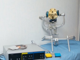 Центру детской нейрохирургии в Харькове передали современное хирургическое оборудование