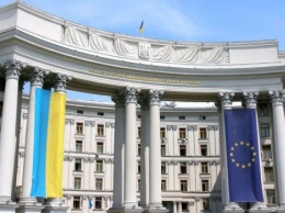 Украина направила РФ ноту протеста из-за визита Путина в оккупированный Крым