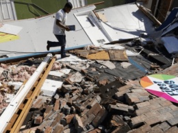 Ураган "Лаура" пронесся по штату Луизиана: Разрушены дома, перевернуты самолеты, есть погибшие