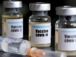 Индонезия в конце года начнет вакцинировать население от COVID-19
