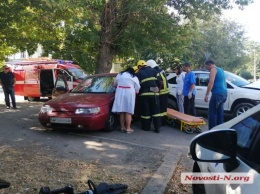 В центре Николаева авария - пострадали двое детей и водитель (ФОТО)