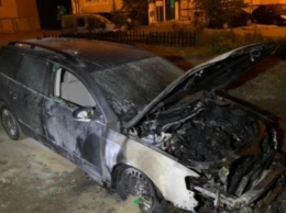 В Кривом Роге ночью горело два автомобиля