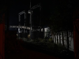 Жители Шкодовой горы останутся без света до субботы после взрыва на НПЗ