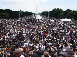В США тысячи человек протестовали против расизма