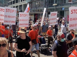 В Берлине прошел марш против карантина (фото)