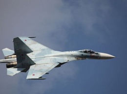 Опасные маневры: российские истребители едва разошлись с американским бомбардировщиком над Черным морем