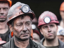 Зеленский отметил шахтеров государственными наградами