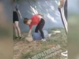 На Днепропетровщине школьницы избили девочку и выложили видео в Instagram (фото)