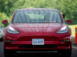 Теперь электрокары Tesla лучше распознают дорожные знаки