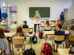 В Европе ученика без маски могут исключить: как страны подготовились к школе в условиях COVID-19