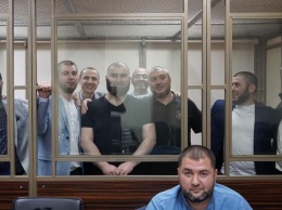 Прокурор запросил до 21 года колонии восьмерым крымским татарам