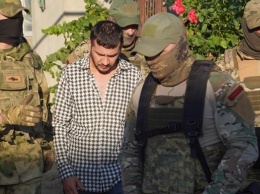 В Крыму обвинили задержанных крымских татар в переписке с "адептом ИГИЛ"